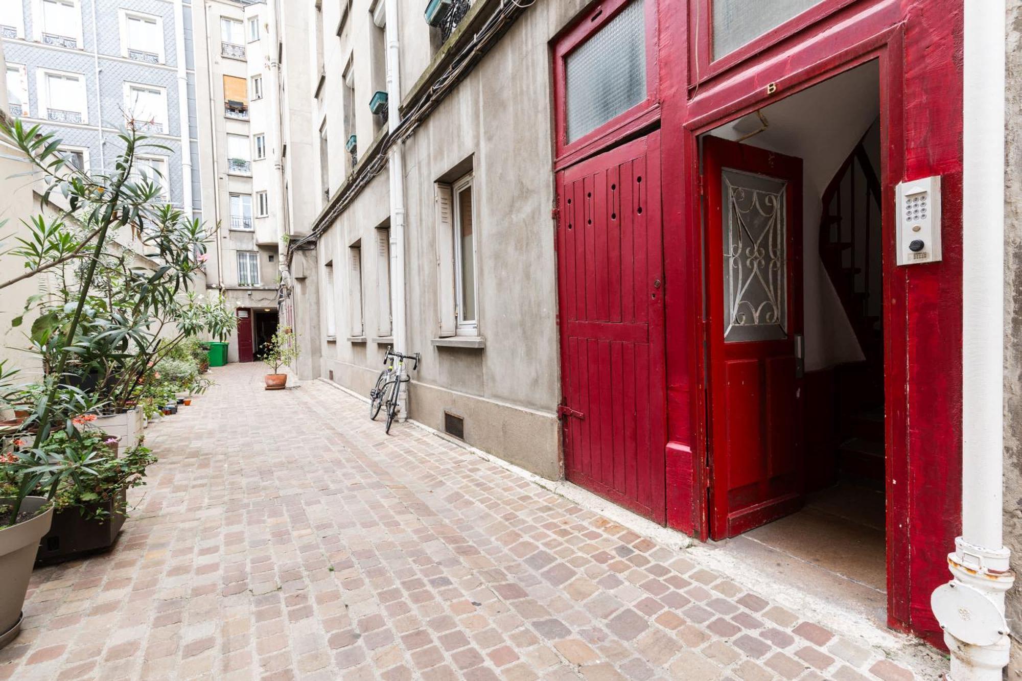 Loft 4 Bedroom Montmartre Pigalle Ac By Lcc Agency Paris Exterior photo